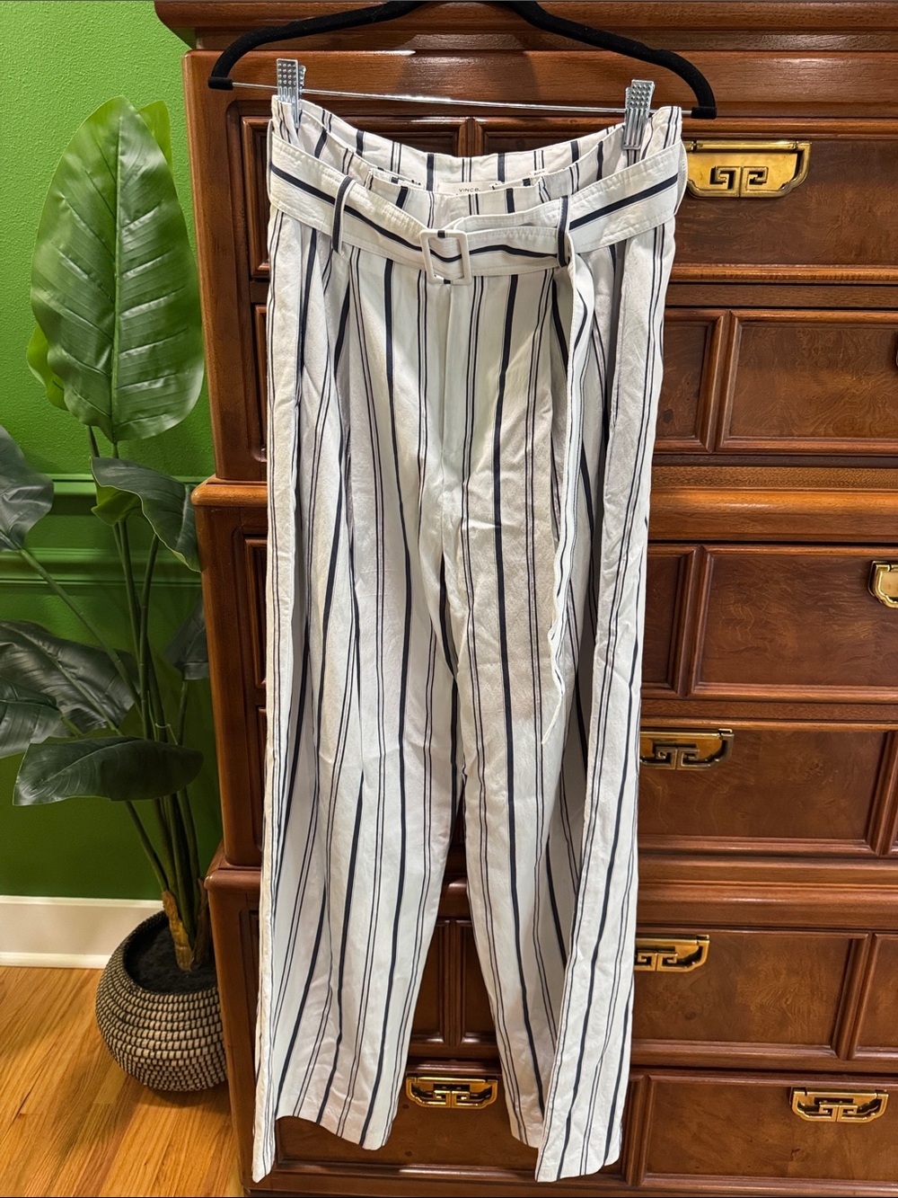Vince White and Navy Vertical-Stripe Belted Pleat Trousers
